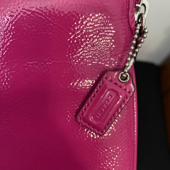 Coach 62820 B Patent Leather East/West Universal Sleeve Silver Magenta - Picture 6 of 10